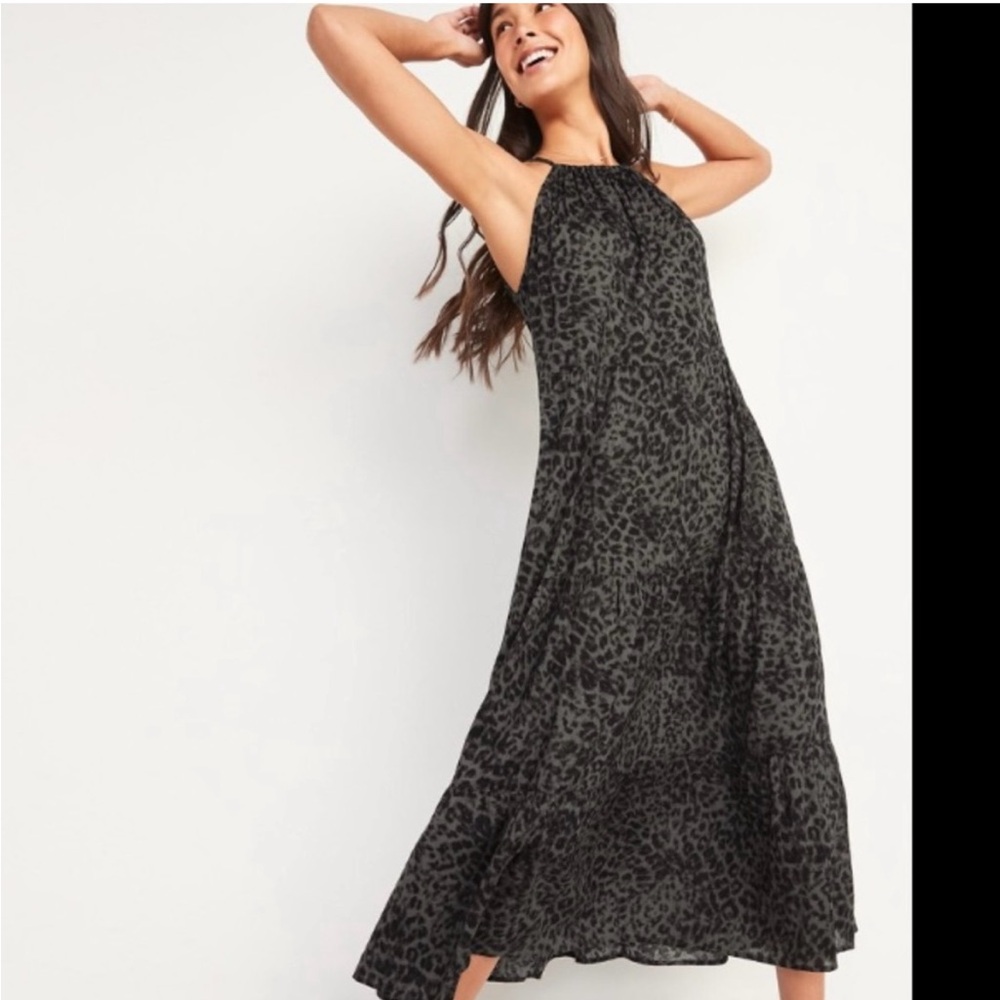 Old Navy Sleeveless Tiered Leopard-Print Maxi  Dress
Charcoal Gray large tall - Picture 3 of 5